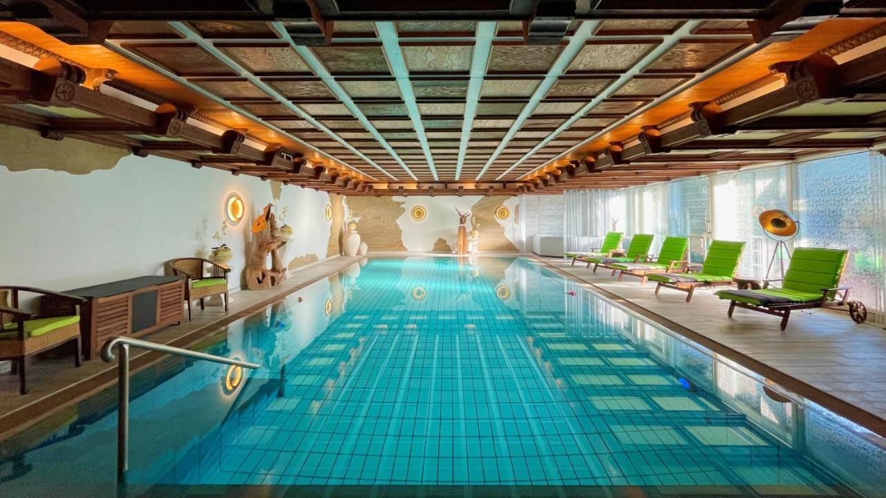 4 Zentrale Hotels nahe Ev.-luth. KG-00 Verwaltung Bad Zwischenahn